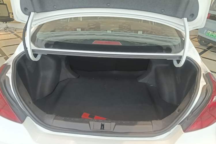 Used Geely Auto Emgrand 2017 Sedan Million Edition 1.5L CVT Upward Version Trunk