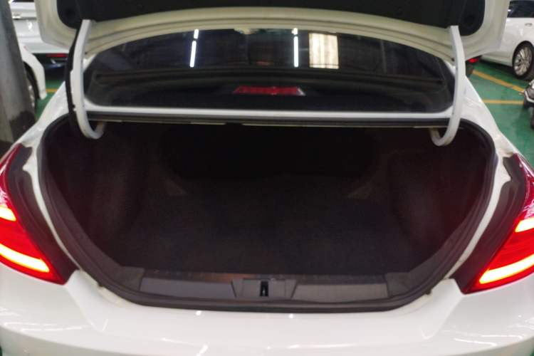 Used Geely Auto Emgrand 2017 Sedan Million Edition 1.5L CVT Luxury Model Trunk