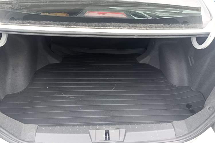 Used Geely Auto Emgrand 2017 Sedan Million Edition 1.5L Manual - Upward Version Trunk