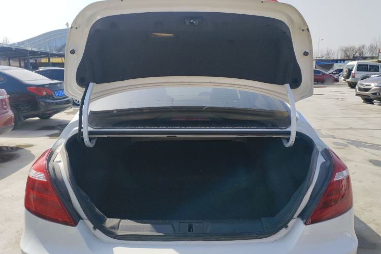 Used Geely Auto Emgrand 2017 Sedan Million Edition 1.5L CVT Upward Connectivity Version Trunk