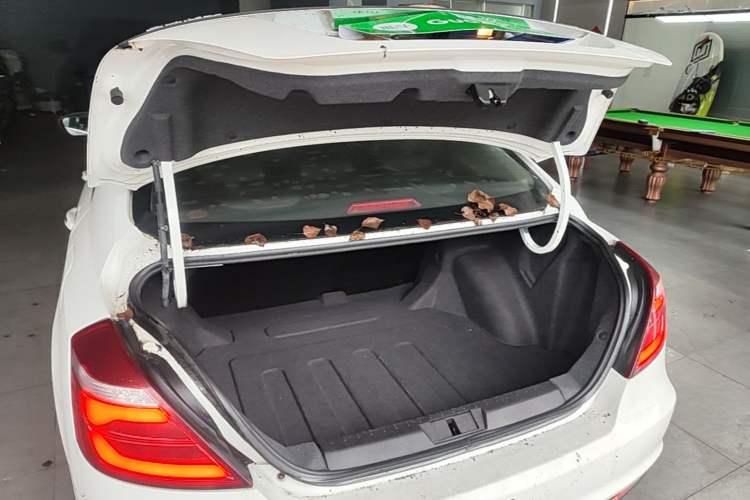 Used Geely Auto Emgrand 2017 Sedan Million Edition 1.5L CVT Upward Version Trunk