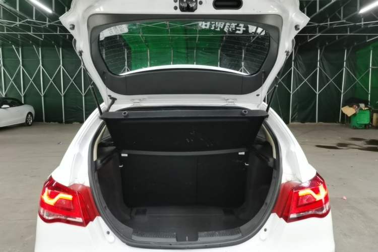 Used Geely Auto Emgrand 2017 Hatchback RS Million Edition 1.5L CVT Upward Version Trunk