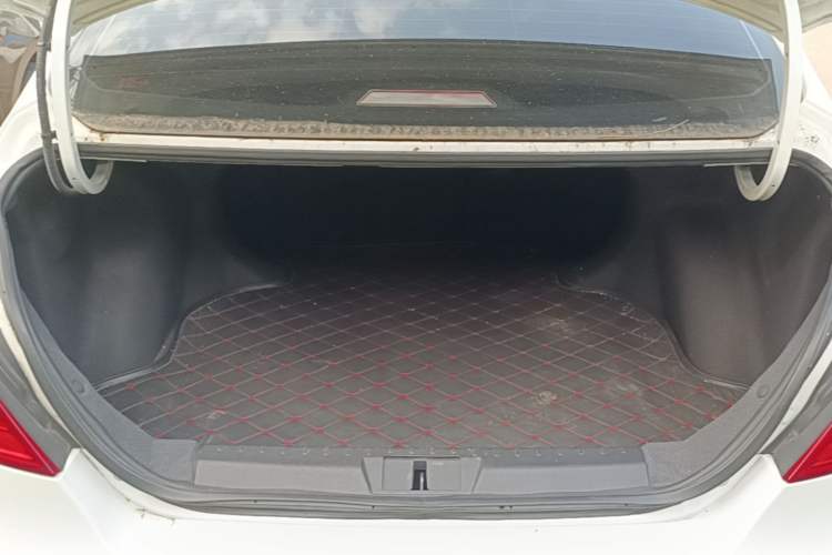 Used Geely Auto Emgrand 2017 Sedan Million Edition 1.5L Manual - Upward Version Trunk
