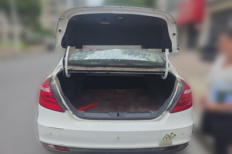 Used Geely Auto Emgrand 2017 Sedan Million Edition 1.5L CVT Upward Version Trunk