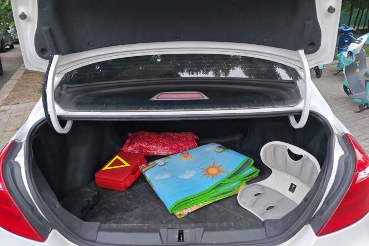 Used Geely Auto Emgrand 2017 Sedan Million Edition 1.5L CVT Luxury Model Trunk