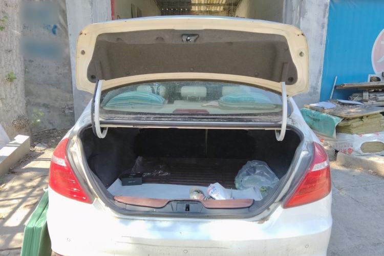 Used Geely Auto Emgrand 2017 Sedan Million Edition 1.5L Manual Luxury Model Trunk