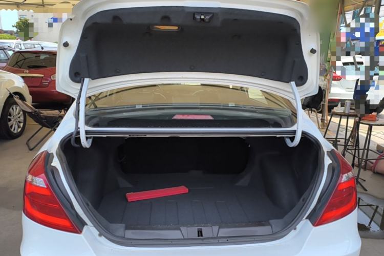 Used Geely Auto Emgrand 2017 Sedan Million Edition 1.5L Manual - Upward Version Trunk