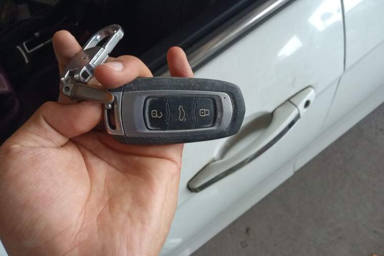Used Geely Auto Emgrand 2017 Sedan Million Edition 1.5L Manual - Upward Version Vehicle Key