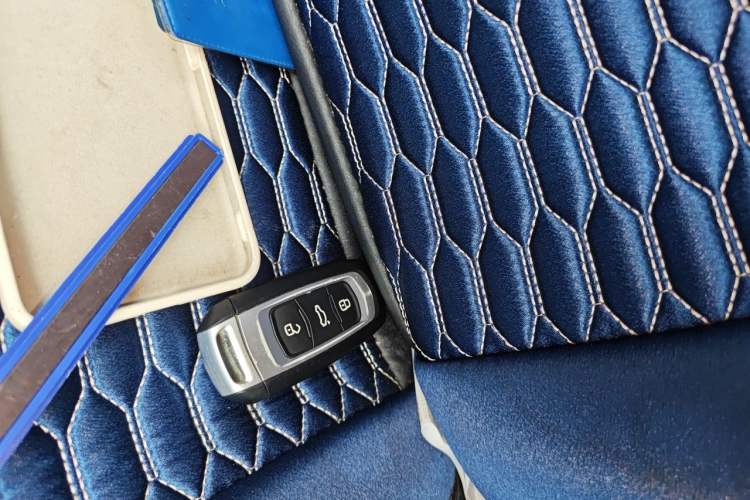 Used Geely Auto Emgrand 2017 Sedan Million Edition 1.5L Manual - Upward Version Vehicle Key