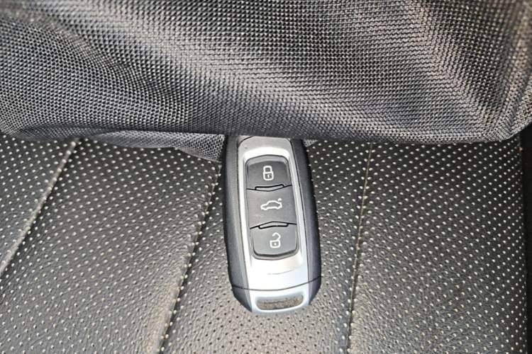 Used Geely Auto Emgrand 2017 Sedan Million Edition 1.5L Manual - Upward Version Vehicle Key