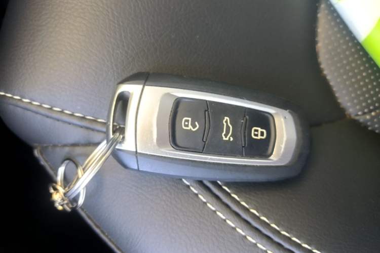 Used Geely Auto Emgrand 2017 Sedan Million Edition 1.5L Manual - Upward Version Vehicle Key