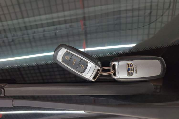 Used Geely Auto Emgrand 2017 Sedan Million Edition 1.5L CVT Luxury Model Vehicle Key