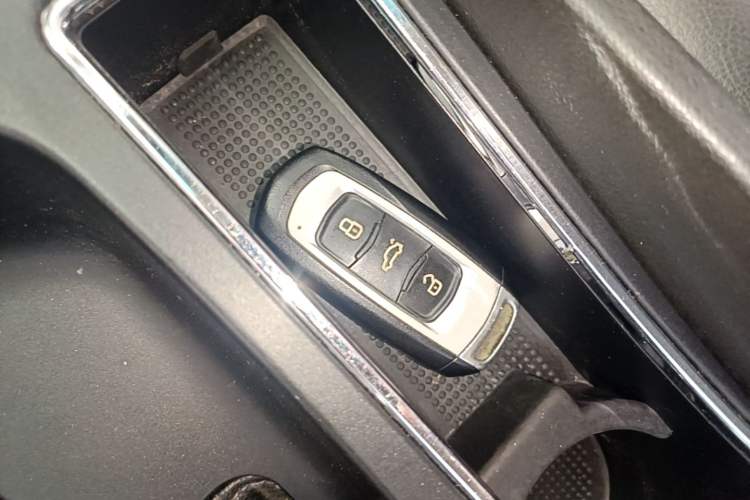Used Geely Auto Emgrand 2017 Sedan Million Edition 1.5L Manual - Upward Version Vehicle Key