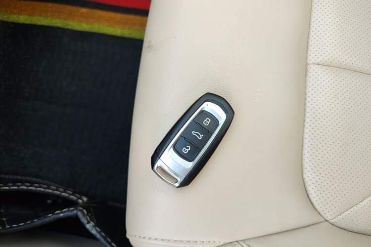 Used Geely Auto Emgrand 2017 Sedan Million Edition 1.5L CVT Luxury Model Vehicle Key