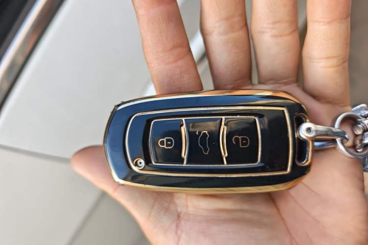 Used Geely Auto Emgrand 2017 Sedan Million Edition 1.3T Manual Top-Grade Version Vehicle Key