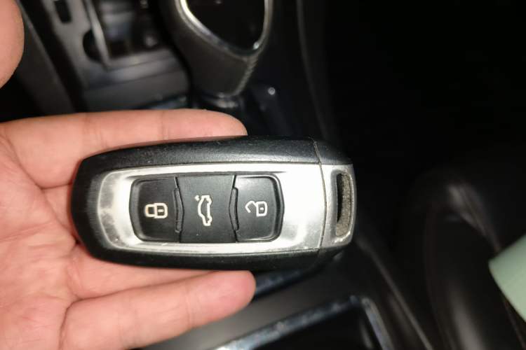 Used Geely Auto Emgrand 2017 Hatchback RS Million Edition 1.5L CVT Upward Version Vehicle Key