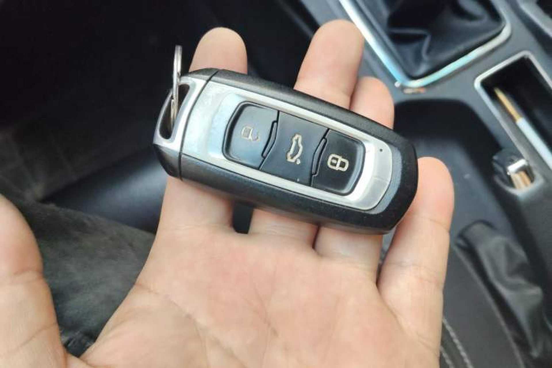 Used Geely Auto Emgrand 2017 Sedan Million Edition 1.5L Manual - Upward Version Vehicle Key