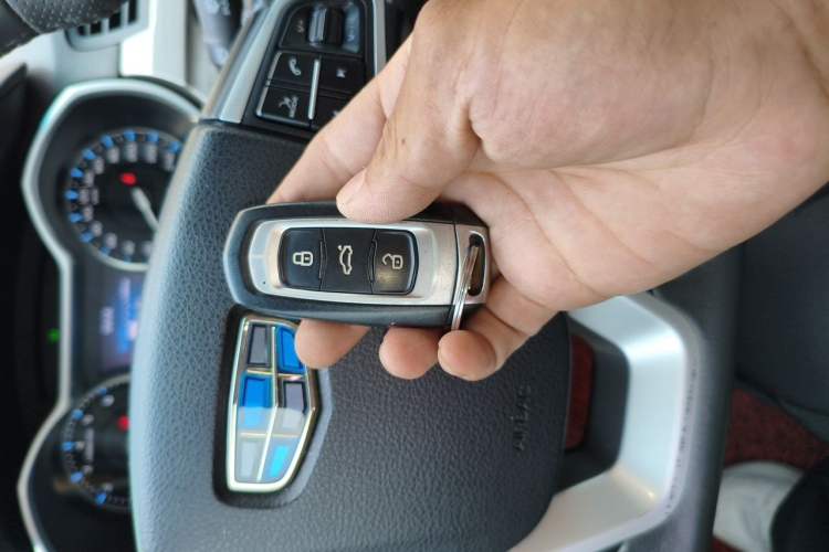 Used Geely Auto Emgrand 2017 Sedan Million Edition 1.5L CVT Luxury Model Vehicle Key