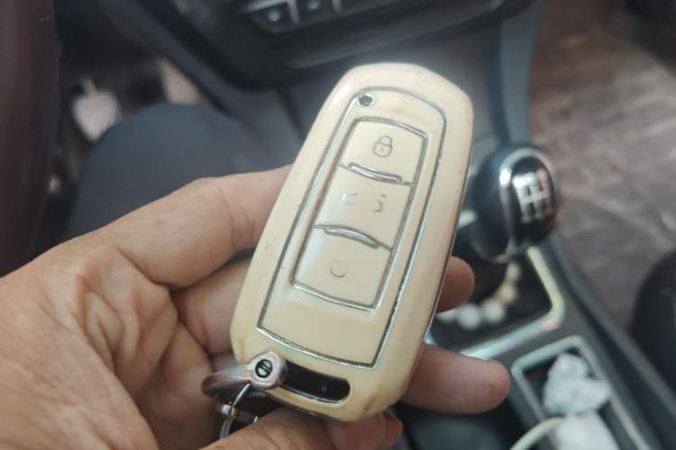 Used Geely Auto Emgrand 2017 Sedan Million Edition 1.5L Manual Upward Connect Version Vehicle Key
