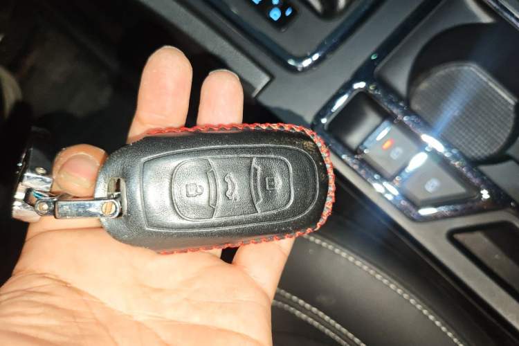 Used Geely Auto Emgrand 2017 Sedan Million Edition 1.5L CVT Upward Connectivity Version Vehicle Key