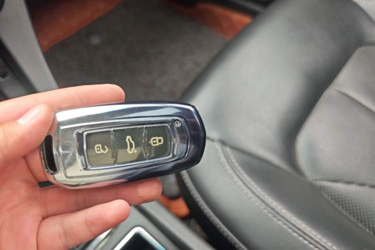 Used Geely Auto Emgrand 2017 Sedan Million Edition 1.5L Manual - Upward Version Vehicle Key
