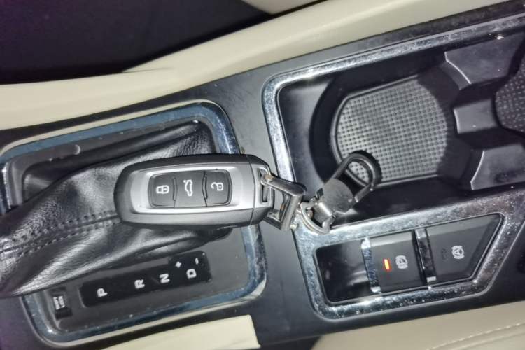 Used Geely Auto Emgrand 2017 Sedan Million Edition 1.5L CVT Luxury Model Vehicle Key