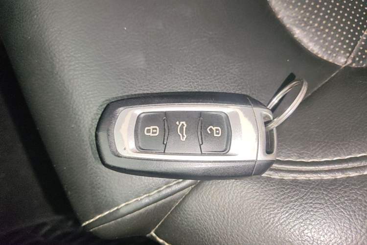 Used Geely Auto Emgrand 2017 Sedan Million Edition 1.5L Manual - Upward Version Vehicle Key