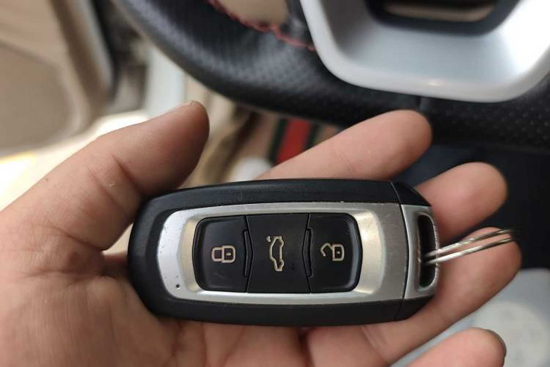 Used Geely Auto Emgrand 2017 Sedan Million Edition 1.5L Manual Luxury Model Vehicle Key