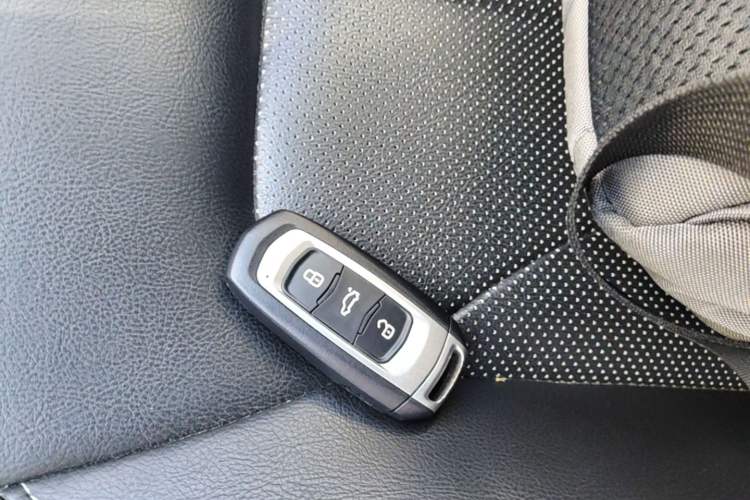 Used Geely Auto Emgrand 2017 Sedan Million Edition 1.5L Manual - Upward Version Vehicle Key