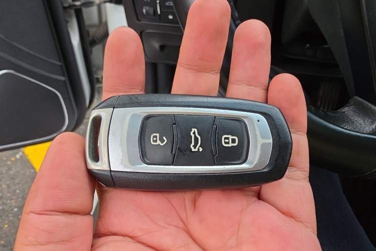 Used Geely Auto Emgrand 2017 Sedan Million Edition 1.5L Manual - Upward Version Vehicle Key