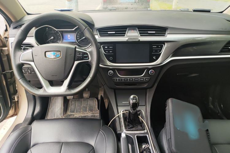 Used Geely Auto Emgrand 2017 Sedan Million Edition 1.5L Manual - Upward Version Center Console