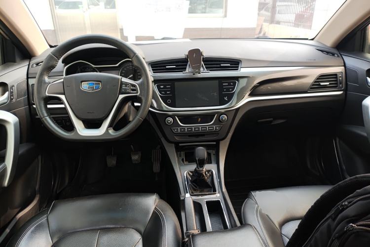 Used Geely Auto Emgrand 2017 Sedan Million Edition 1.5L Manual - Upward Version Center Console
