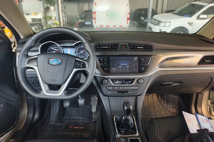 Used Geely Auto Emgrand 2017 Sedan Million Edition 1.5L Manual - Upward Version Center Console