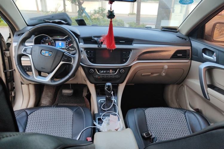 Used Geely Auto Emgrand 2017 Sedan Million Edition 1.5L CVT Luxury Model Center Console
