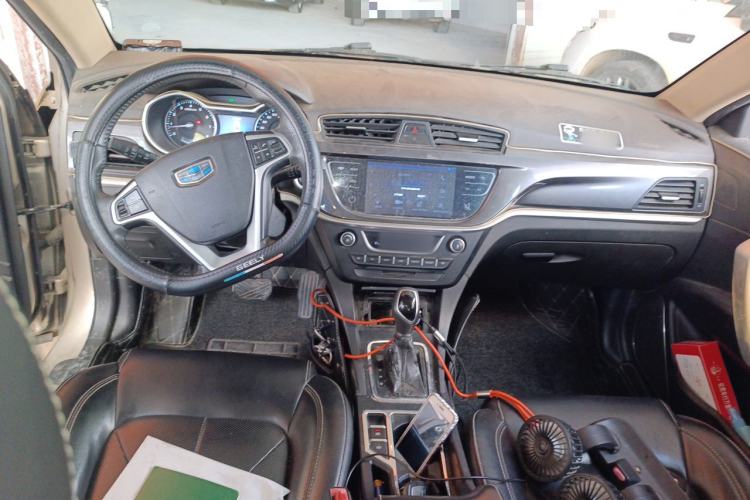 Used Geely Auto Emgrand 2017 Sedan Million Edition 1.3T CVT Upward Version Center Console
