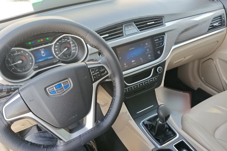 Used Geely Auto Emgrand 2017 Sedan Million Edition 1.5L Manual Luxury Model Center Console