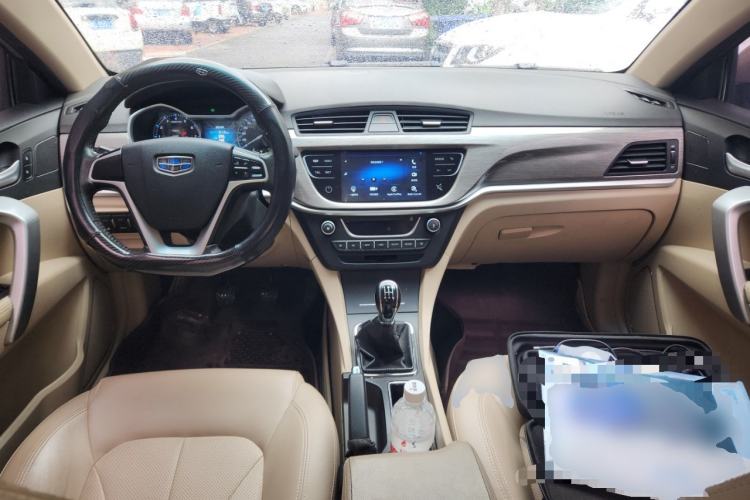 Used Geely Auto Emgrand 2017 Sedan Million Edition 1.5L Manual Luxury Model Center Console