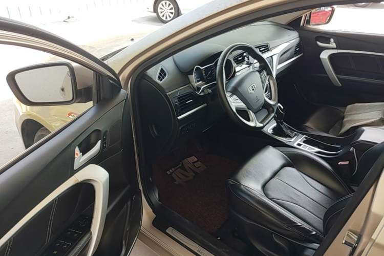 Used Geely Auto Emgrand 2017 Sedan Million Edition 1.3T CVT Upward Version Driver Seat