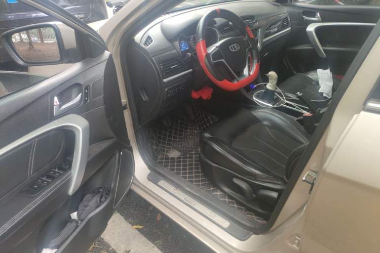 Used Geely Auto Emgrand 2017 Sedan Million Edition 1.5L Manual Fashion Model Driver Seat