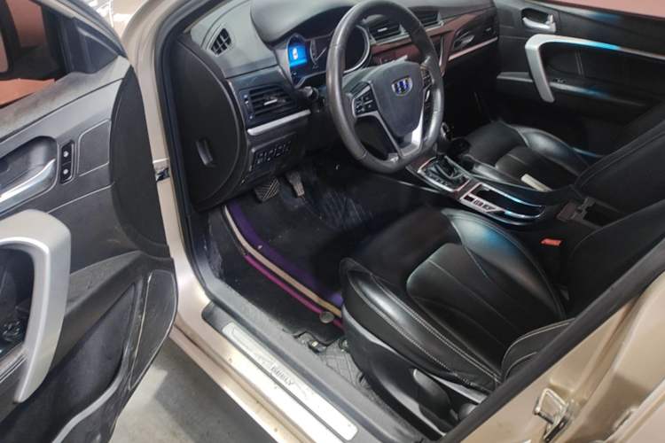 Used Geely Auto Emgrand 2017 Sedan Million Edition 1.3T CVT Upward Version Driver Seat