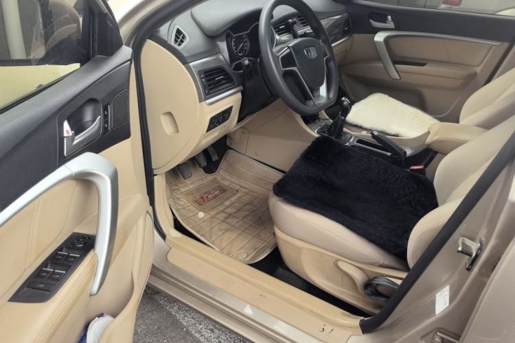 Used Geely Auto Emgrand 2017 Sedan Million Edition 1.5L Manual Fashion Model Driver Seat