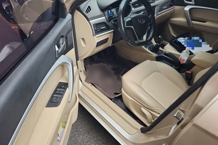 Used Geely Auto Emgrand 2017 Sedan Million Edition 1.5L Manual Luxury Model Driver Seat