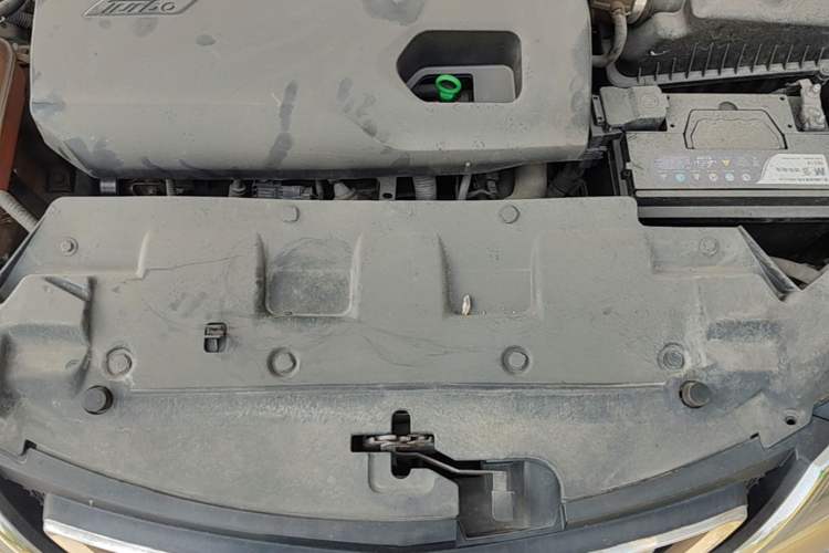 Used Geely Auto Emgrand 2017 Sedan Million Edition 1.3T CVT Upward Version Engine Bay