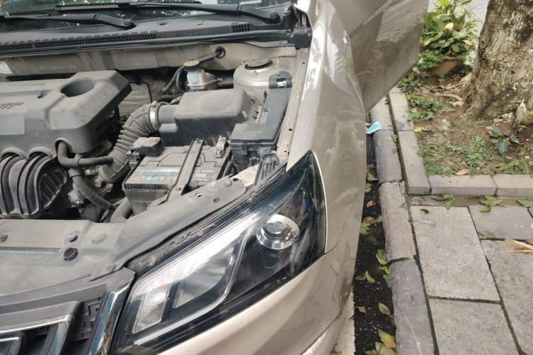 Used Geely Auto Emgrand 2017 Sedan Million Edition 1.5L Manual Upward Connect Version Engine Bay Left