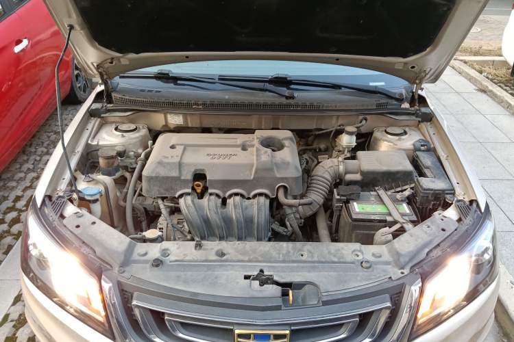 Used Geely Auto Emgrand 2017 Sedan Million Edition 1.5L Manual Luxury Model Engine Bay