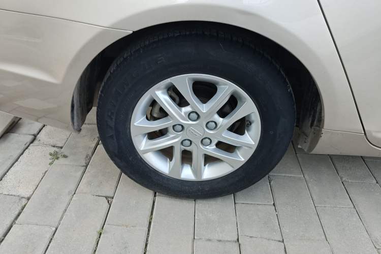 Used Geely Auto Emgrand 2017 Sedan Million Edition 1.5L Manual Luxury Model Exterior 5