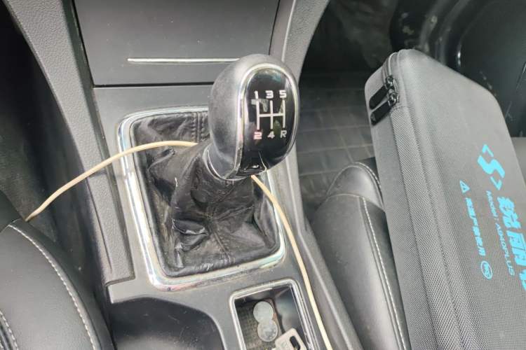 Used Geely Auto Emgrand 2017 Sedan Million Edition 1.5L Manual - Upward Version Gear Lever