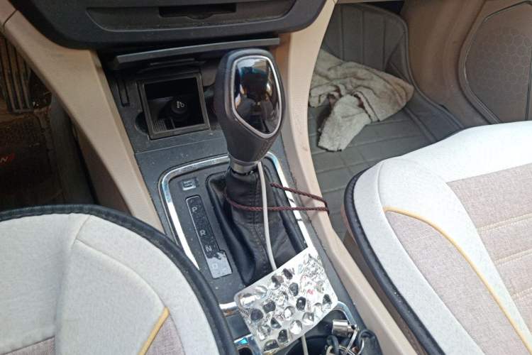 Used Geely Auto Emgrand 2017 Sedan Million Edition 1.5L CVT Luxury Model Gear Lever