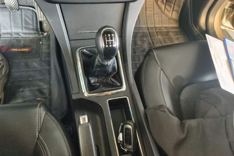 Used Geely Auto Emgrand 2017 Sedan Million Edition 1.5L Manual - Upward Version Gear Lever