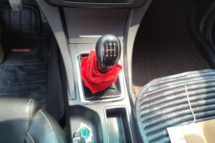 Used Geely Auto Emgrand 2017 Sedan Million Edition 1.5L Manual - Upward Version Gear Lever